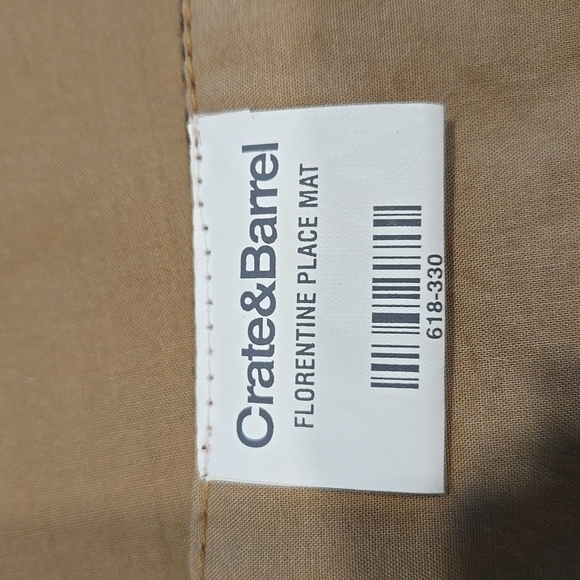 CRATE & BARREL FLORENTINE PLACE MATS . SET OF 4. - Picture 4 of 10